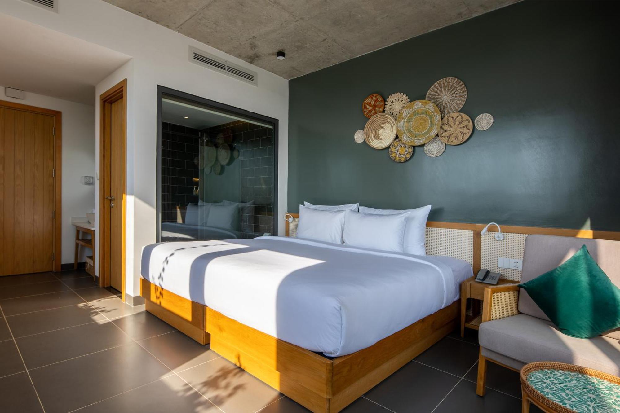 Large Double or Twin Room
